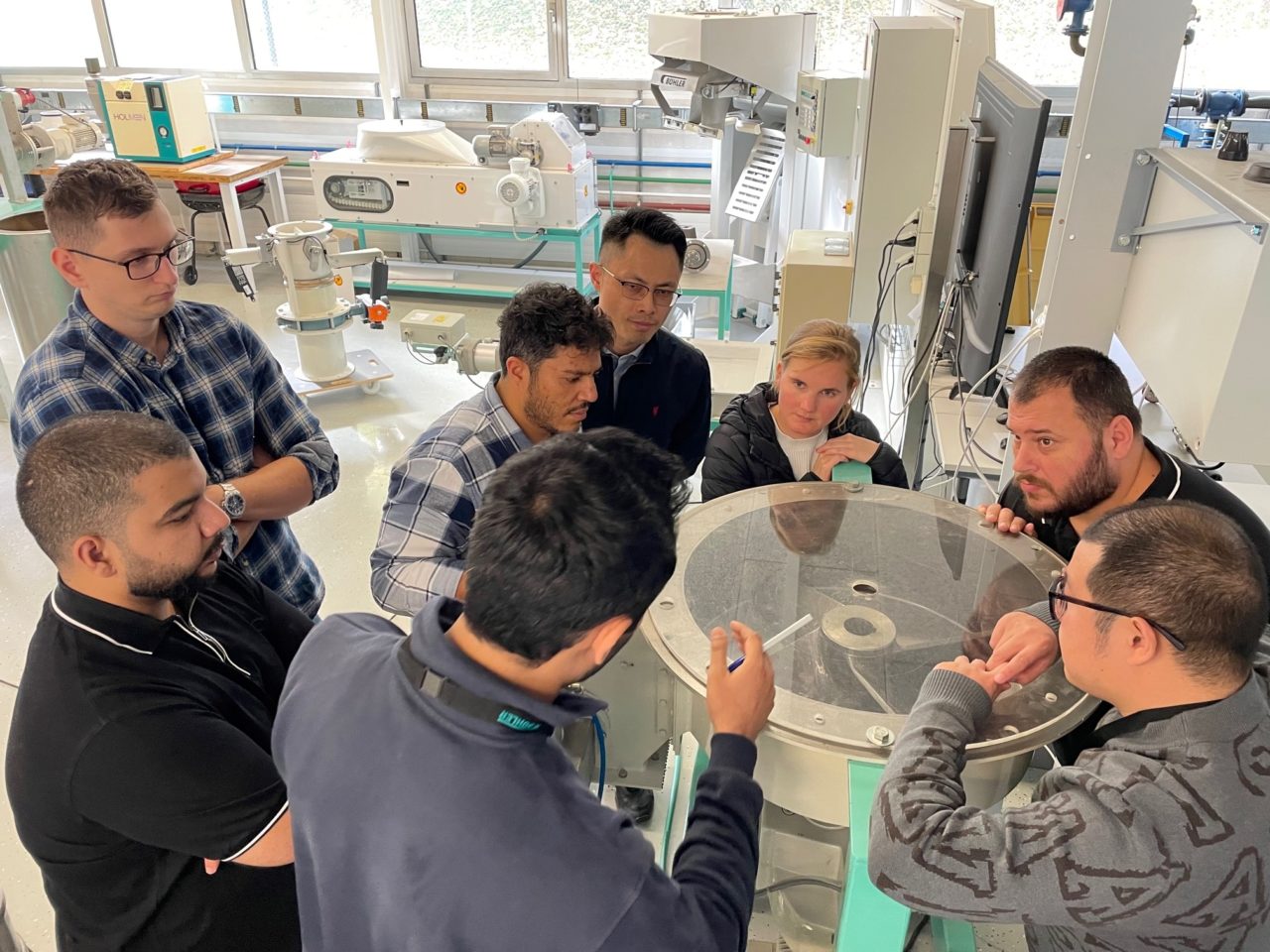 After getting to know each other for the first time, the 9 participants from Argentina, China, Bulgaria, Czech Republic, Mexico, United Arab Emirates, Saudi Arabia and Switzerland were able to gain their first practical experience at our training center in Uzwil.